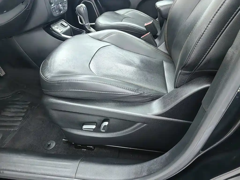 Фото 20 - Jeep Compass