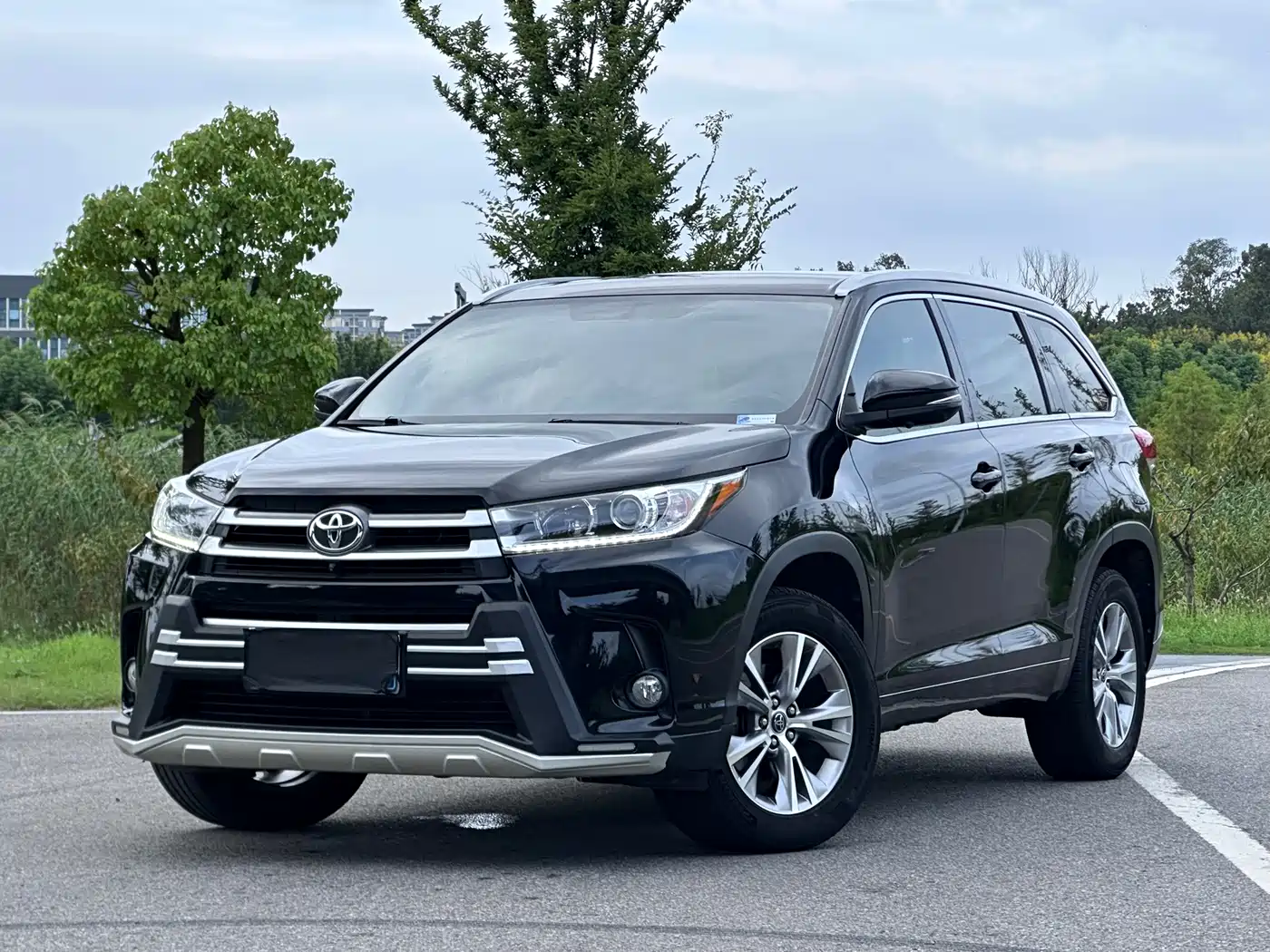 Фото 1 - Toyota Highlander