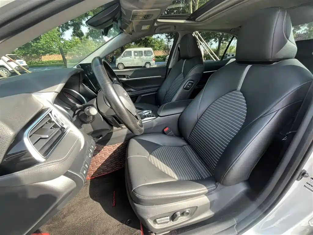 Toyota Camry 2023 2.0S Knight Edition фото 23