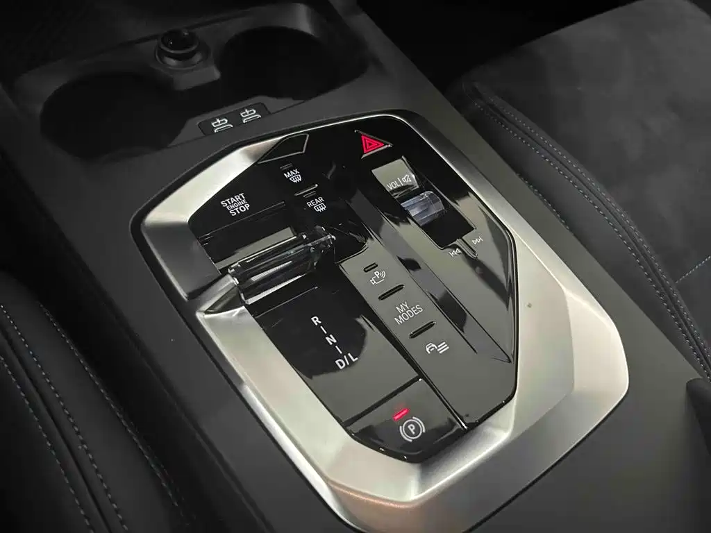 BMW 2 Series 2025 225L M Sport Moonlight Package фото 15