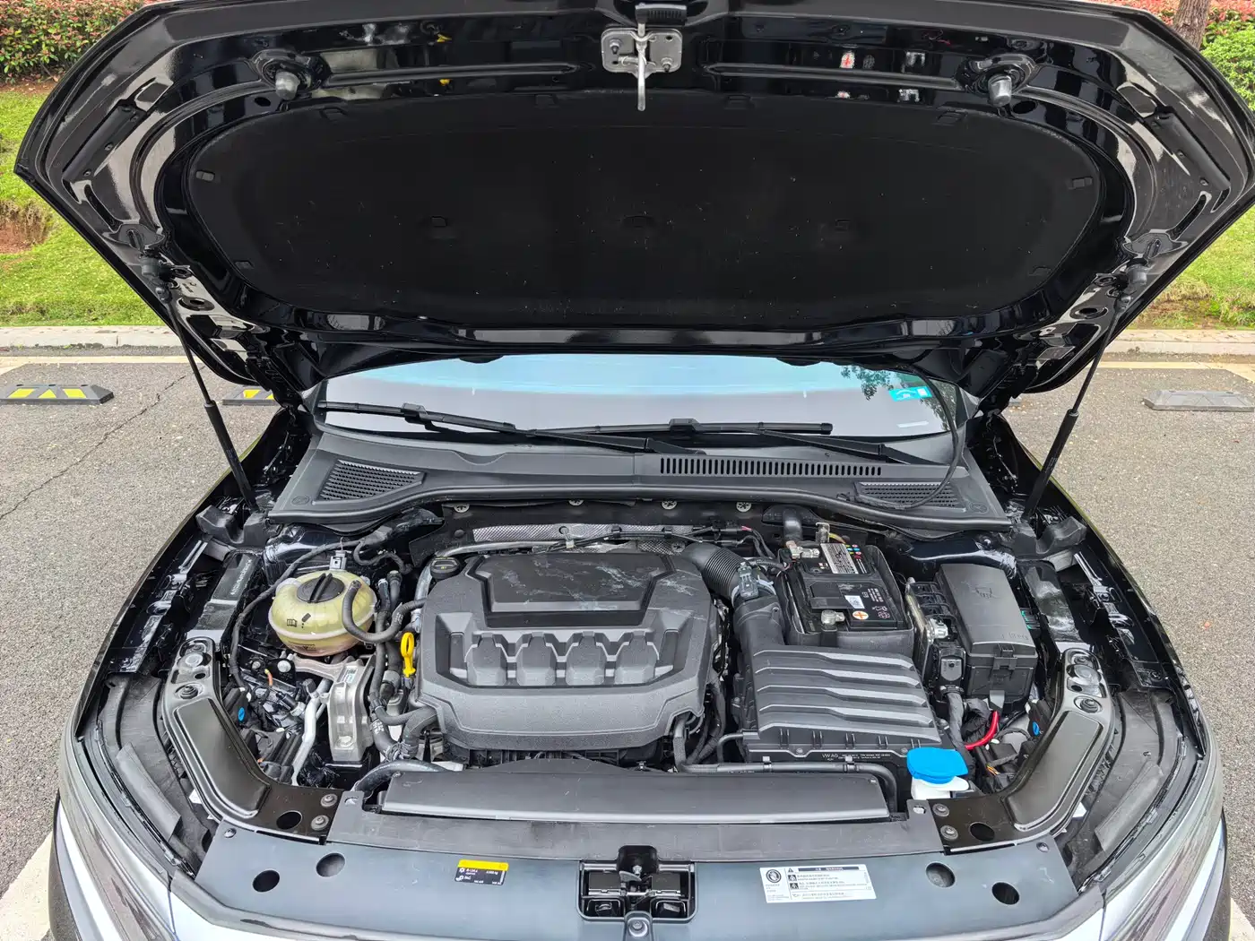 Volkswagen Passat 2023 330TSI Luxury Edition фото 8