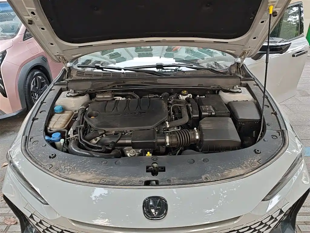 CHANGAN UNI-V