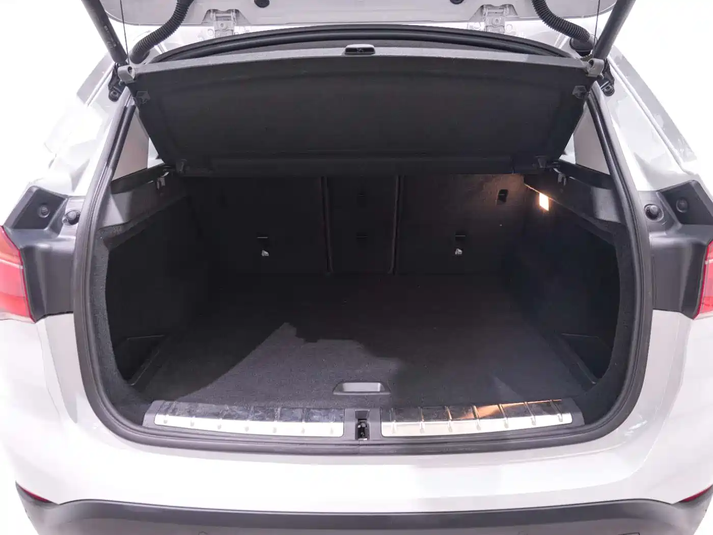 BMW X1 2019 sDrive18Li Premium Model фото 19