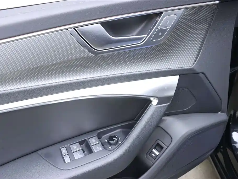 Audi A6L 2023 Facelift 40 TFSI Luxury Dynamic фото 13