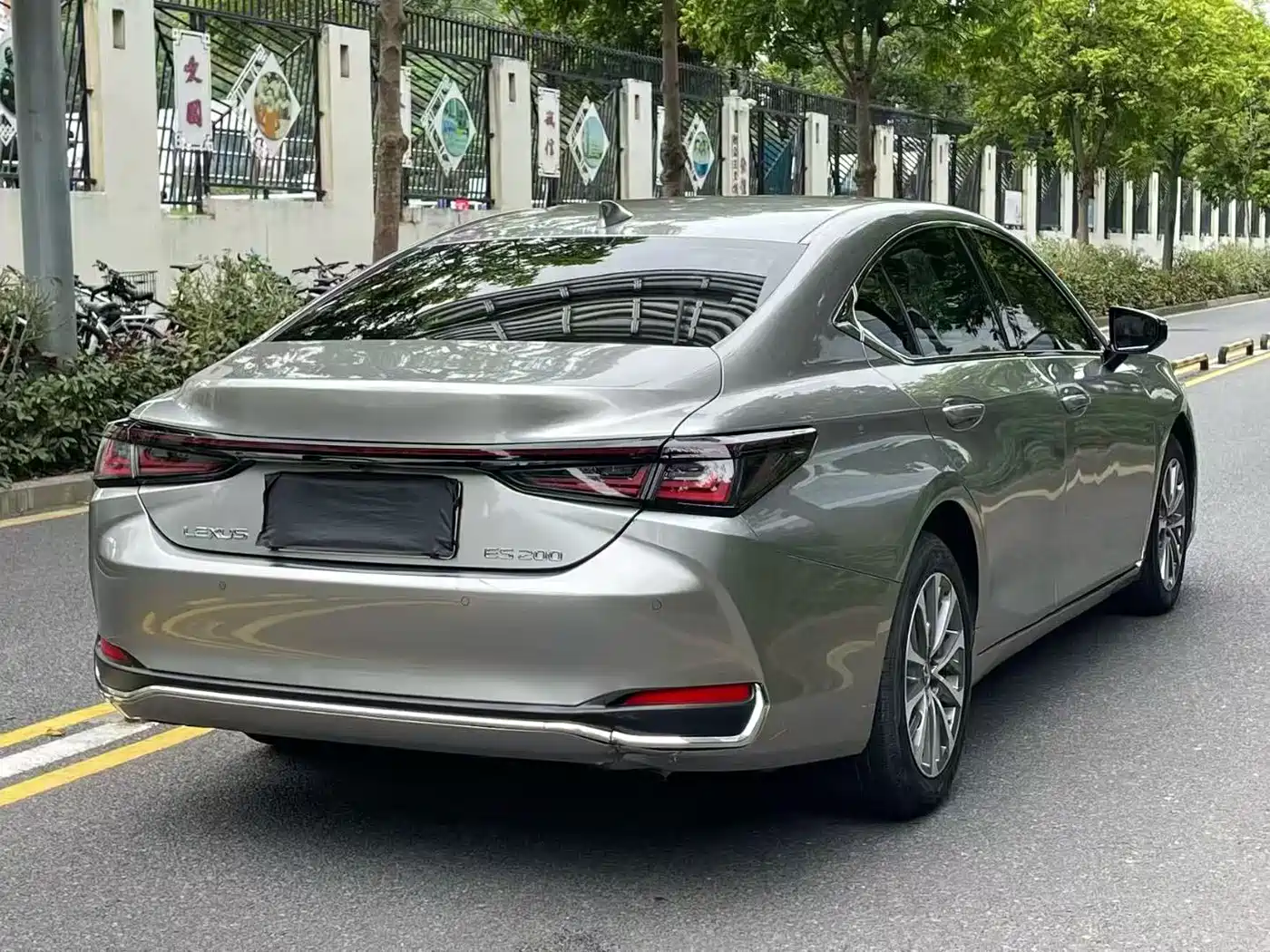 Lexus ES 2025 2025 200 Ultimate Edition