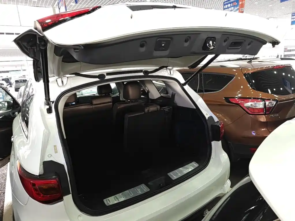 Photo 19 - Infiniti QX60 (Import)