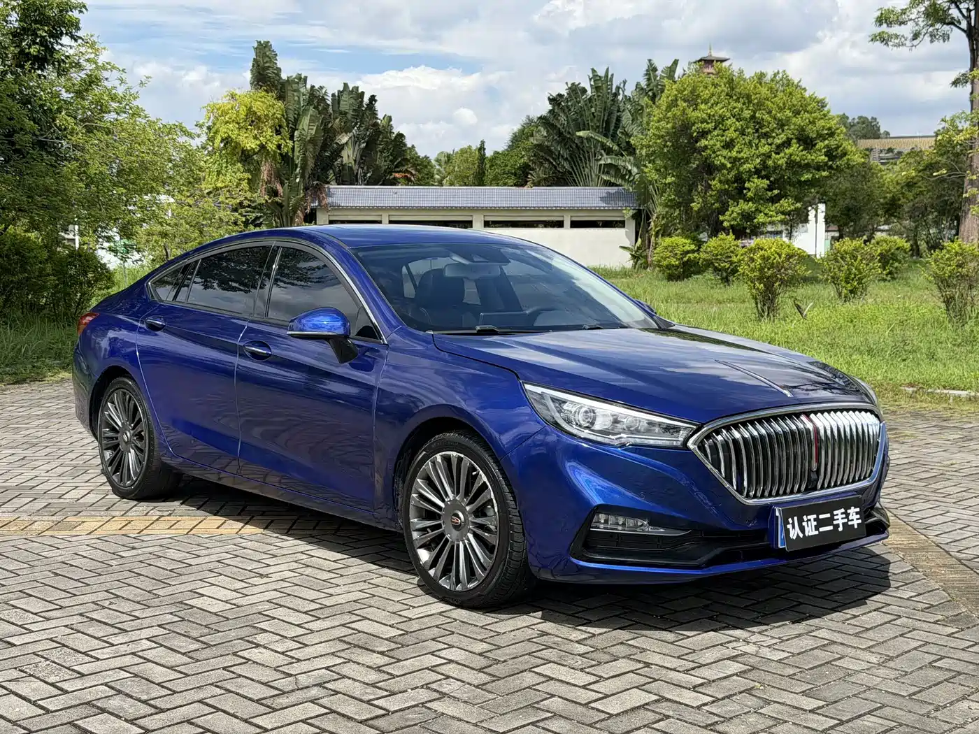Фото 3 - Hongqi H5