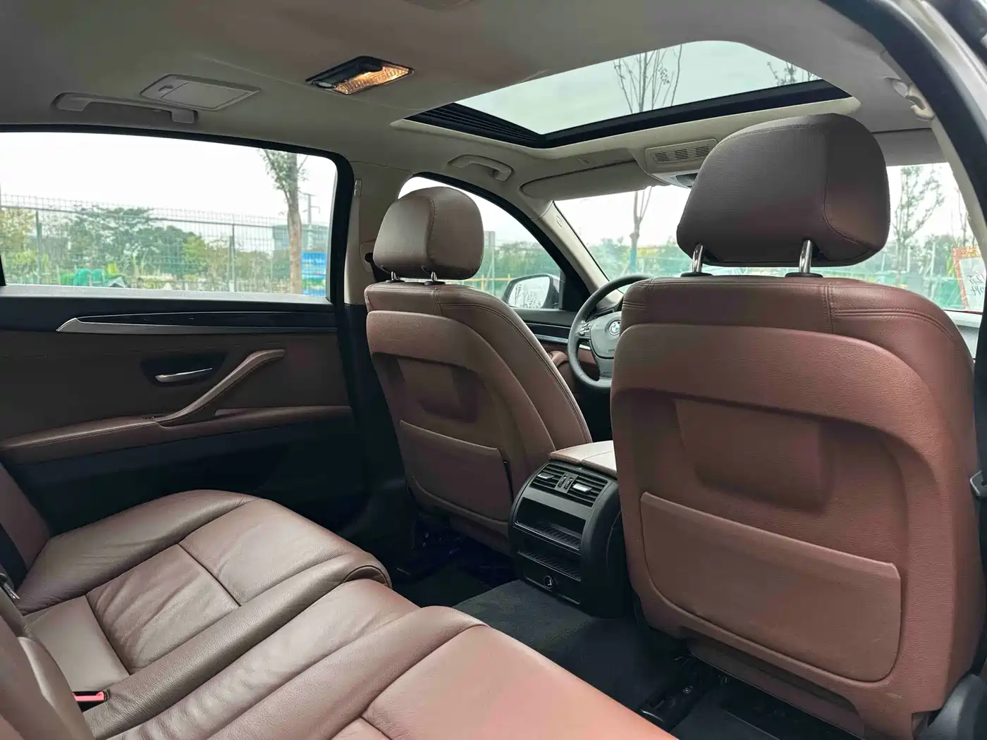 BMW 5 Series 2013 520Li Elegance фото 19