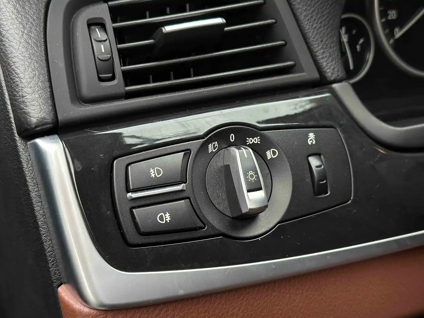 BMW 5 Series 2013 520Li Elegance фото 22