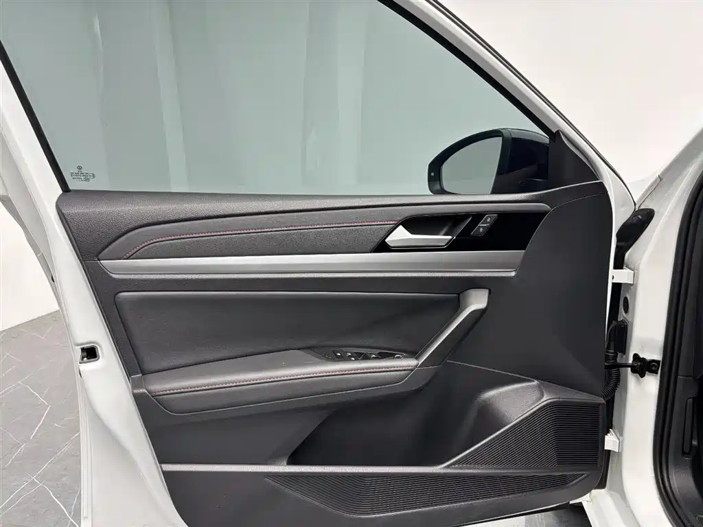 Volkswagen Lavida 2024 Model 300TSI DSG Starlight Leading Edition фото 12