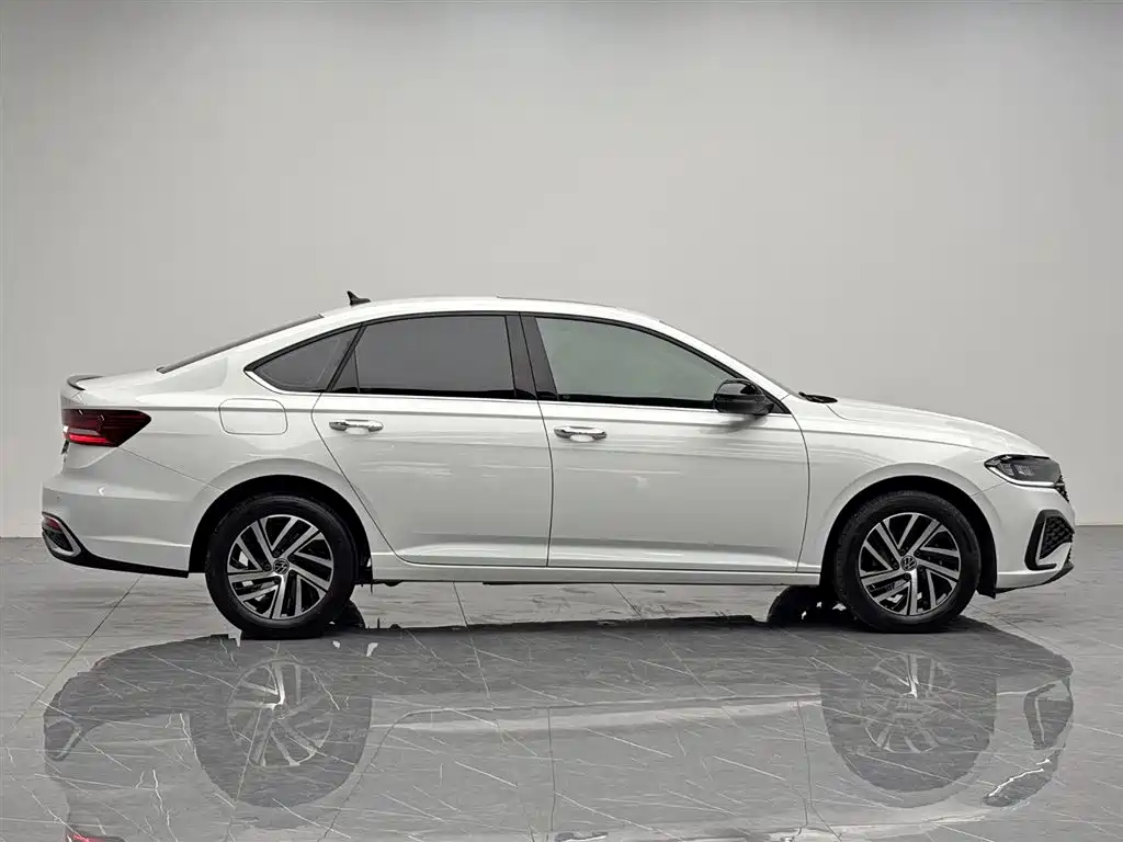 Volkswagen Lavida 2024 Model 300TSI DSG Starlight Leading Edition фото 7