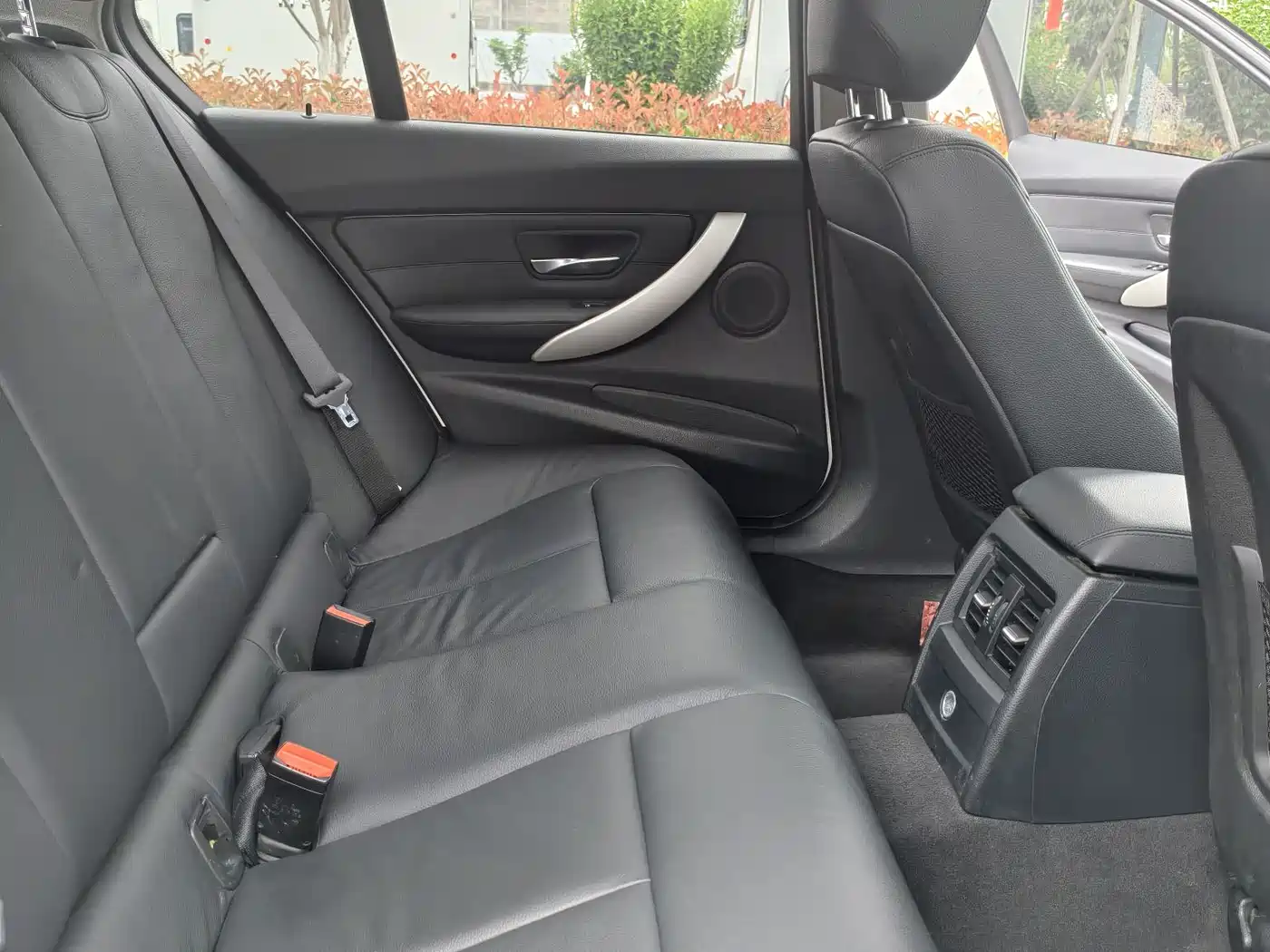 BMW 3 Series 2013 320i Sport Line фото 11