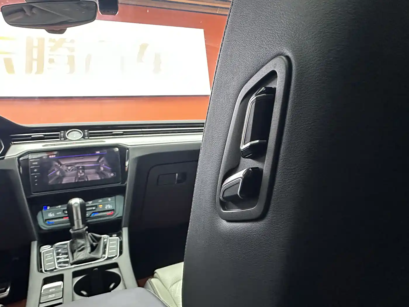 Volkswagen Magotan 2023 Model 2 Million Commemorative Edition 330TSI DSG Luxury фото 24