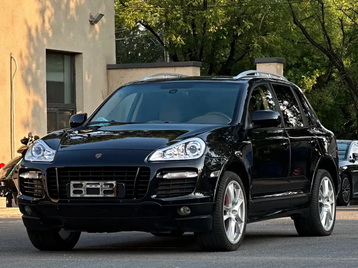 Photo 1 - Porsche Cayenne