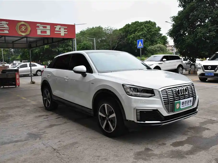 AUDI Q2L E TRON