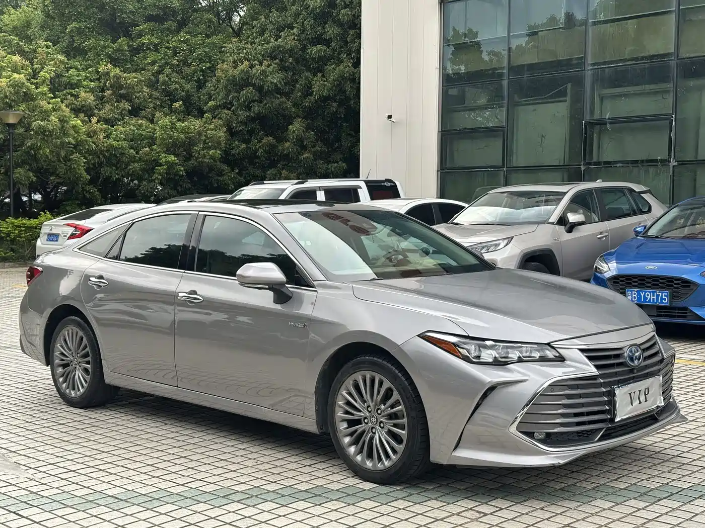 Toyota Avalon 2019 Hybrid 2.5L XLE Premium Edition China V фото 6