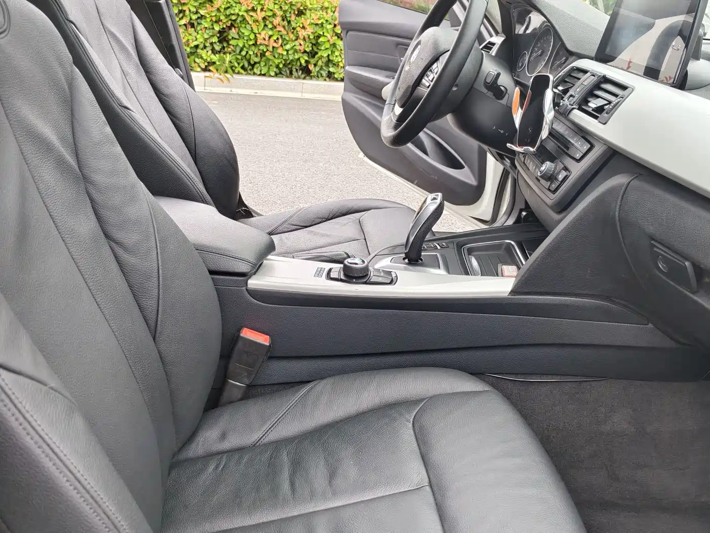BMW 3 Series 2013 320i Sport Line фото 13