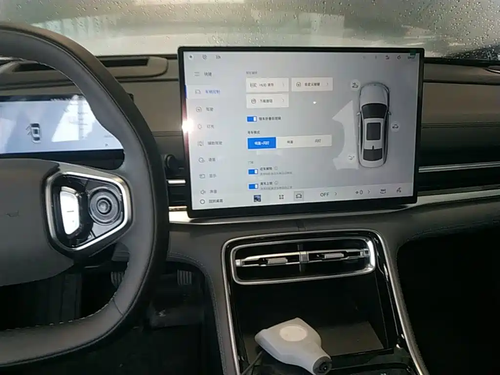 Geely Galaxy Galaxy A7 2025 EM-i 150km Explorer+ Edition фото 9