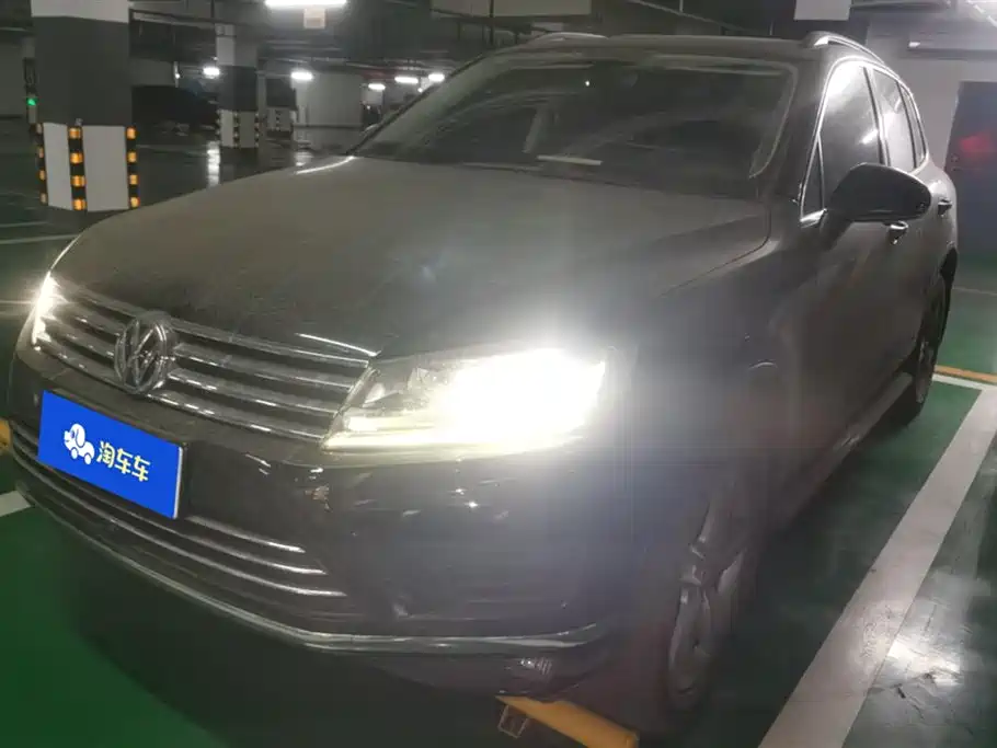VOLKSWAGEN TOUAREG