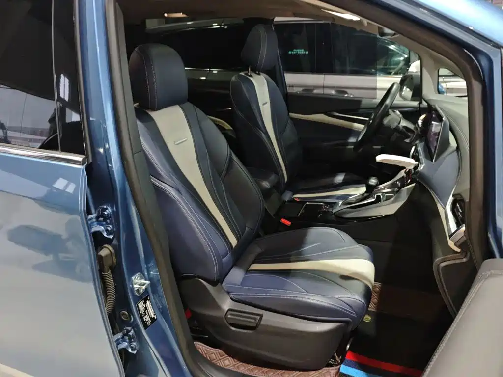 SAIC Maxus Maxus G50 2019 2019 1.5T Automatic Luxury Edition China VI