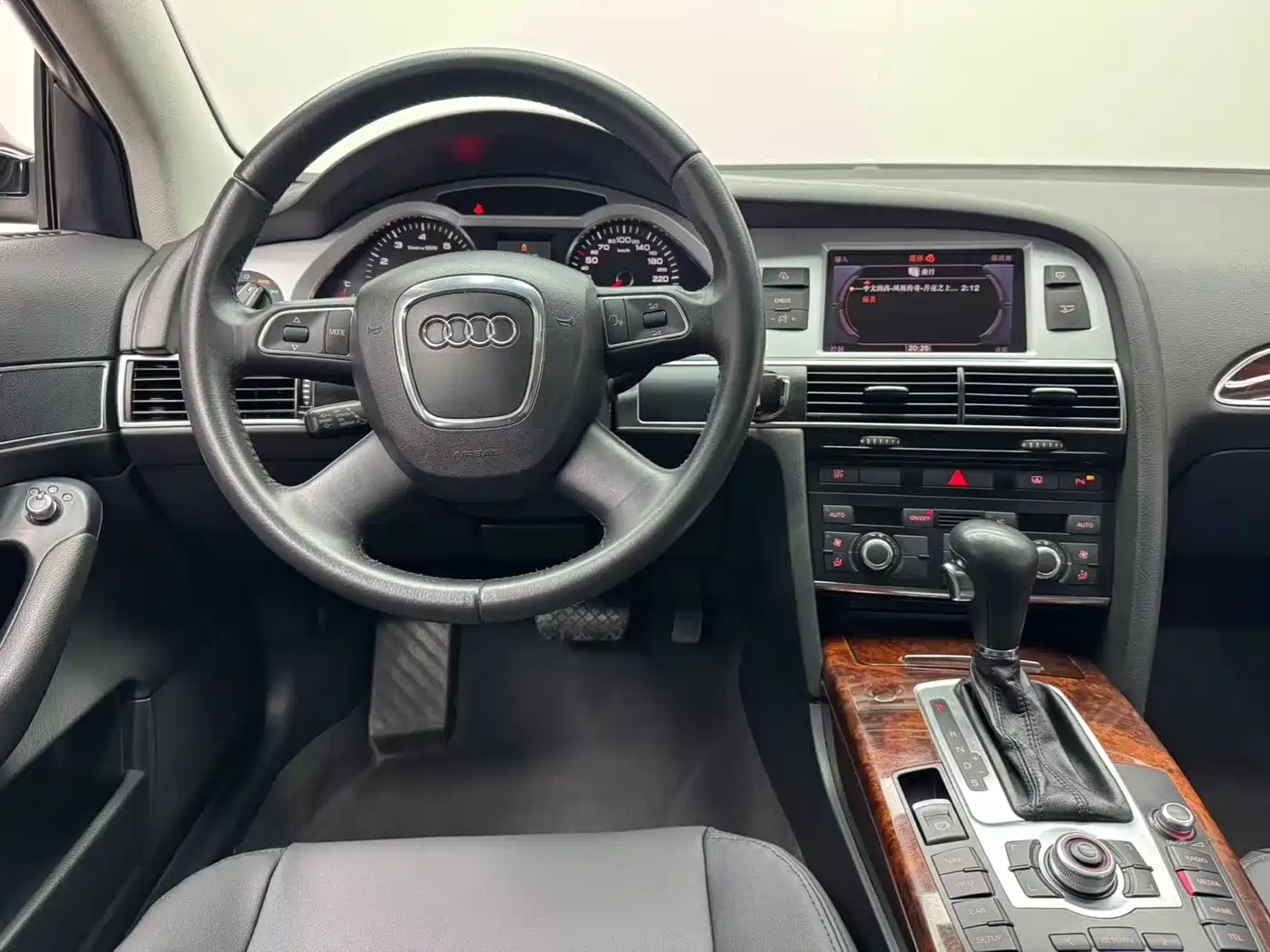 Audi A6L 2011 Model 2.4L Comfort фото 12