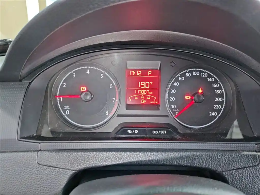 Volkswagen Santana 2016 1.6L Automatic Trend Edition фото 12