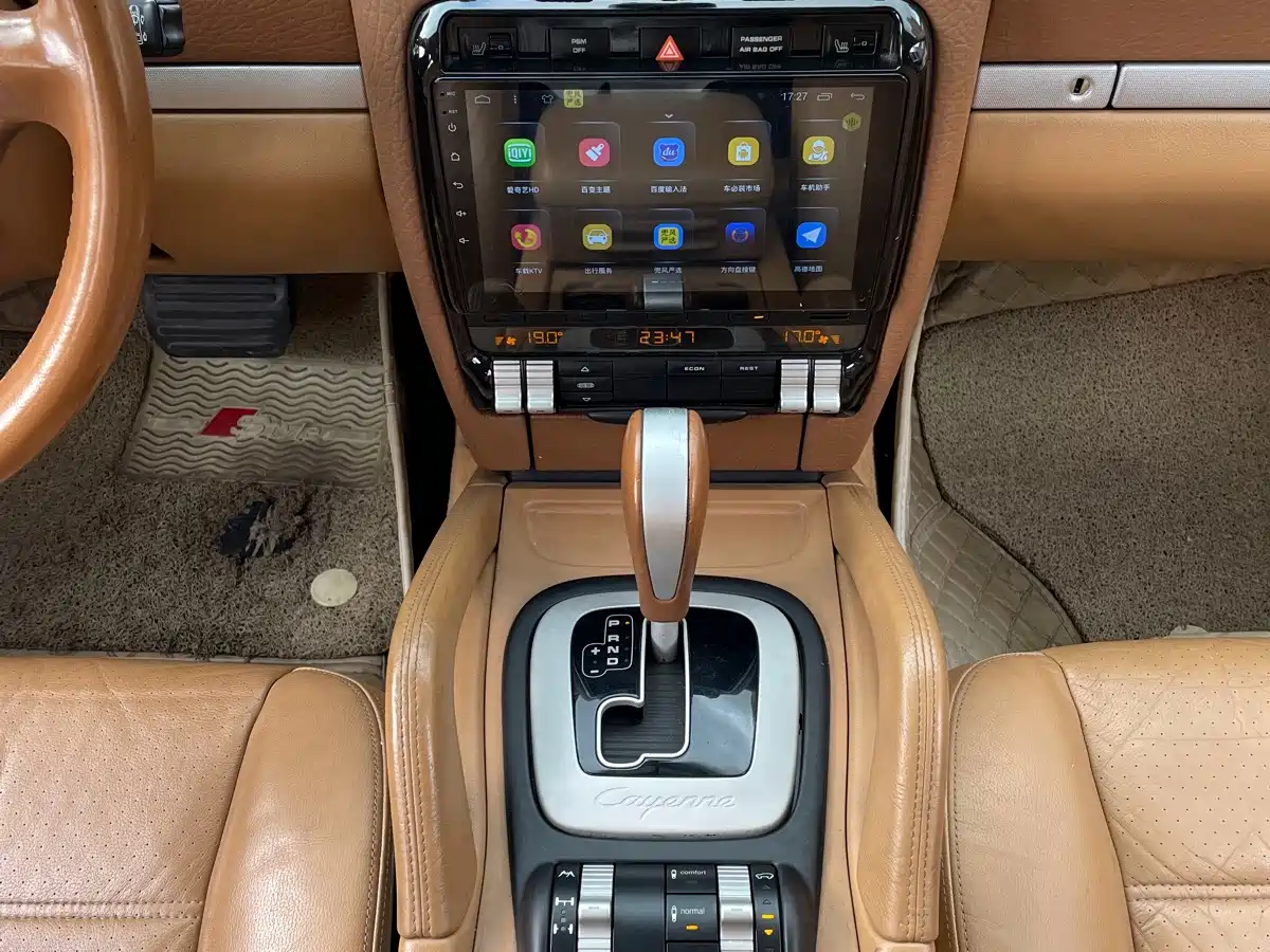 Photo 12 - Porsche Cayenne