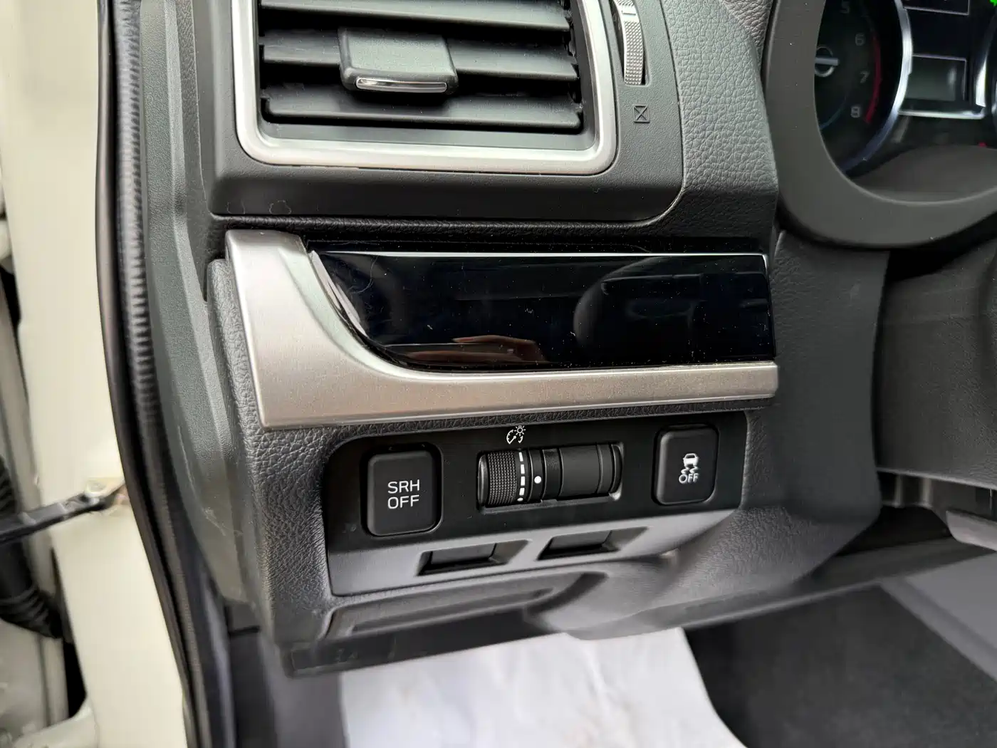 Subaru Forester 2016 2.5i Luxury Navigation Edition фото 4