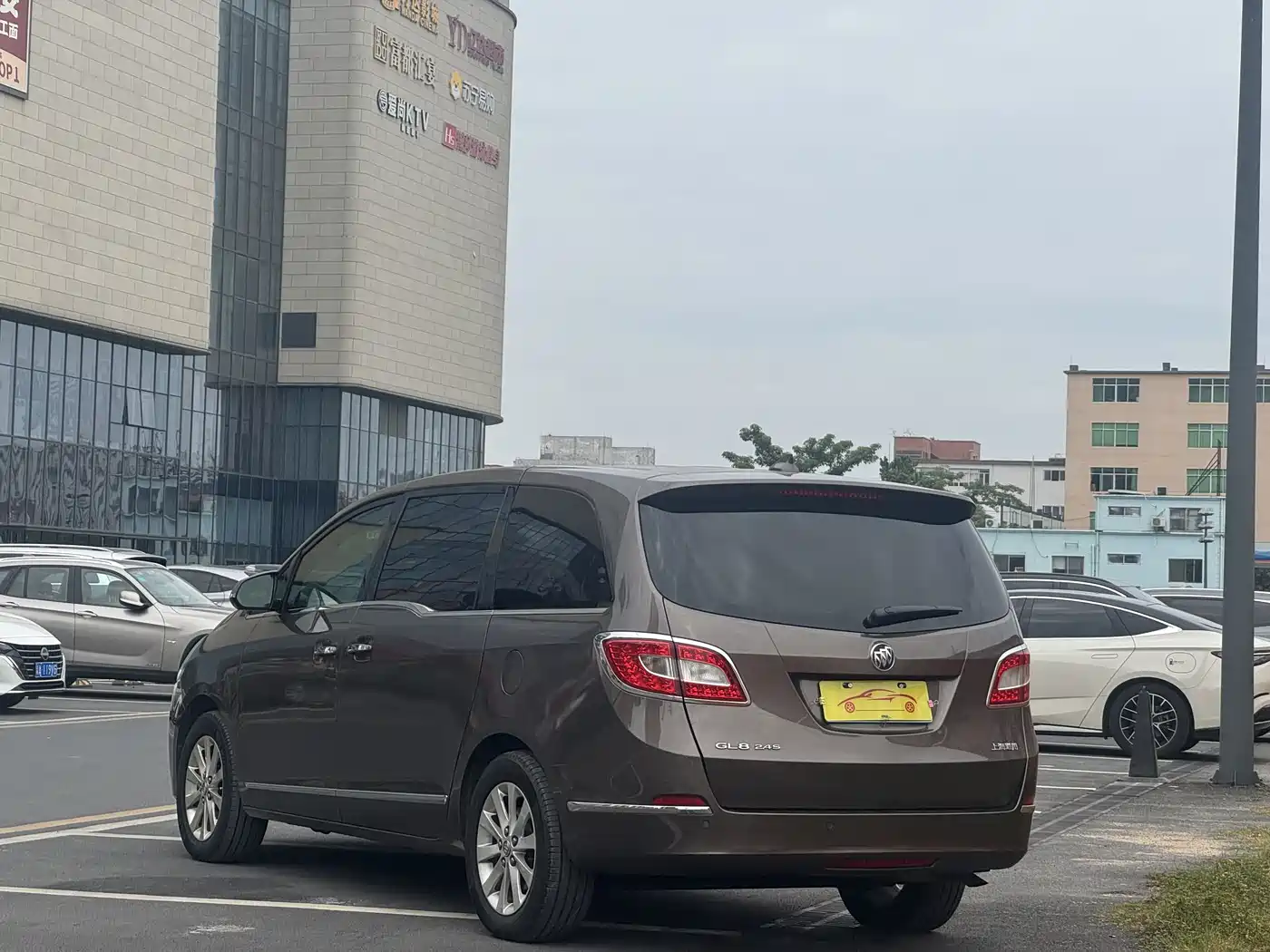 Buick GL8 2011 2.4L LT Luxury Business Executive фото 4
