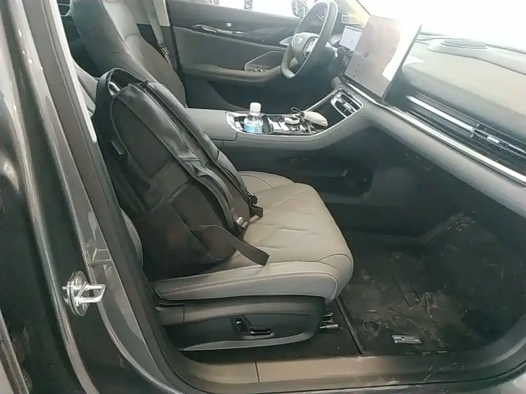 Geely Galaxy Galaxy A7 2025 EM-i 150km Explorer+ Edition фото 20
