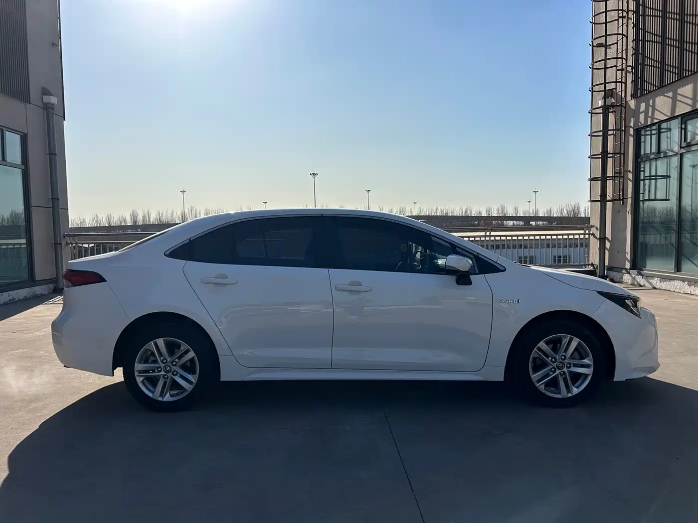 Toyota Levin 2021 Dual Hybrid 1.8H E-CVT Leading Edition фото 7