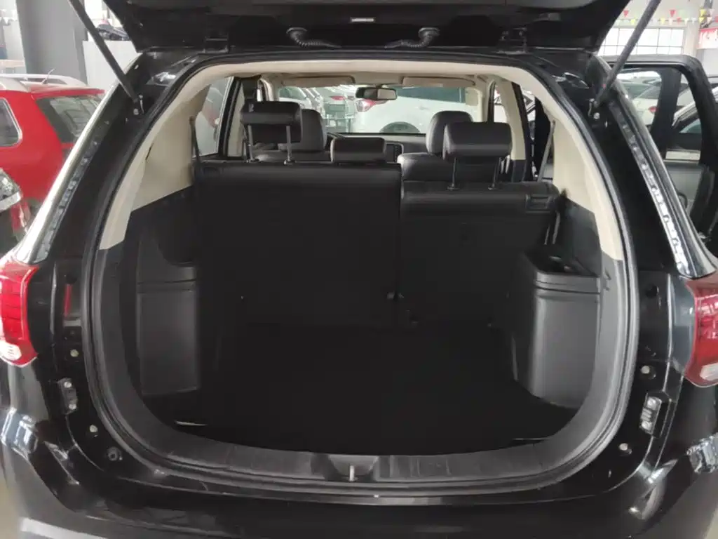 Mitsubishi Outlander 2017 2018 2.0L 2WD Glory Edition 5-seater