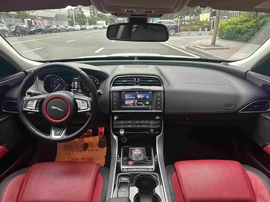 Jaguar XE 2015 2015 2.0T 240PS R-Sport