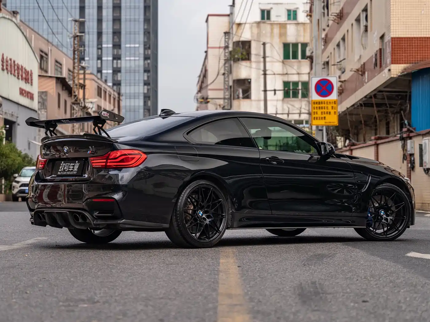 BMW M4 2017 M4 Coupe фото 3