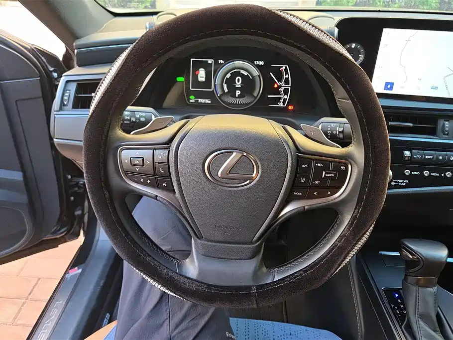 Lexus ES 2022 300h Excellence Edition фото 15