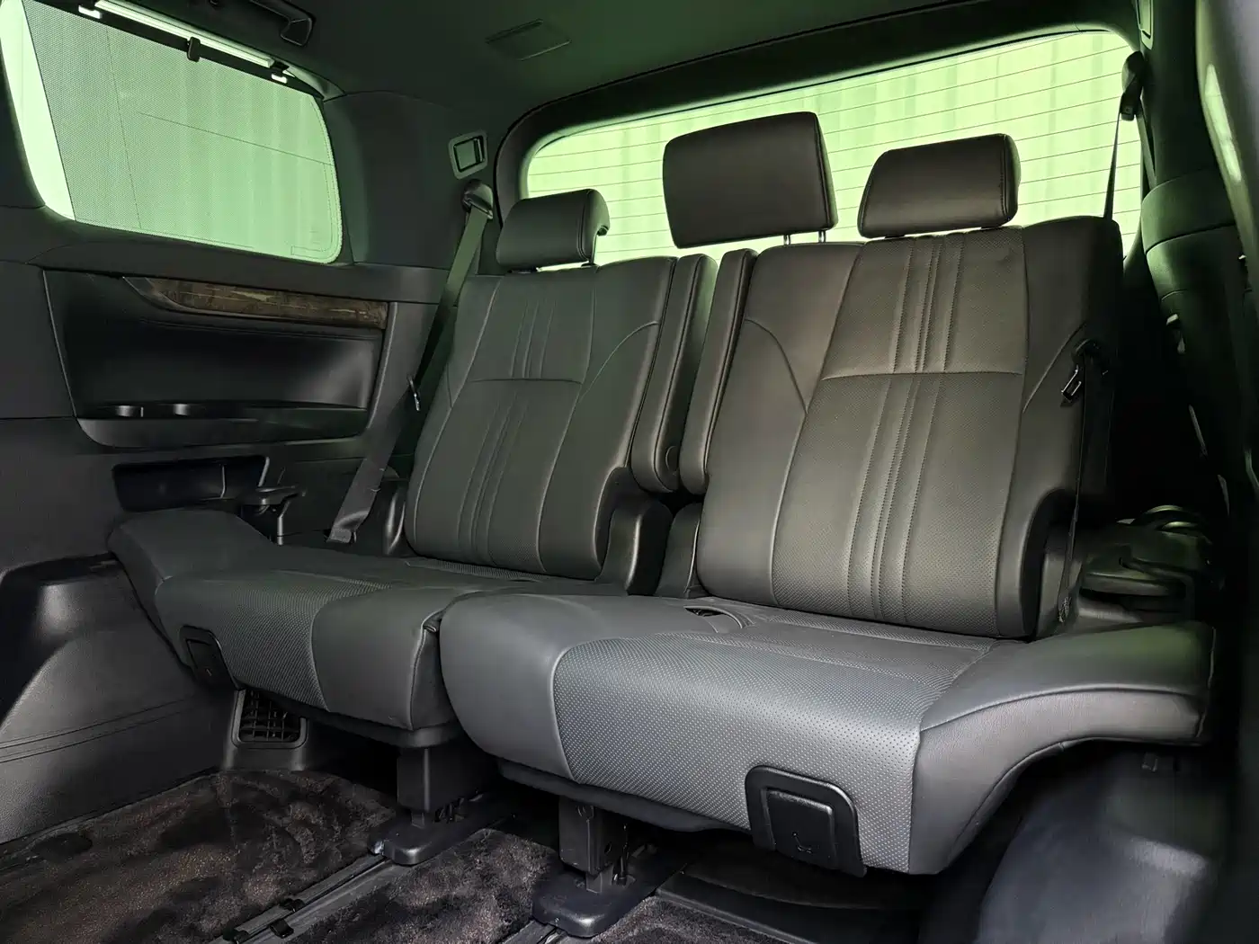 Toyota Vellfire 2023 Crown Hybrid 2.5L HV Premium фото 7