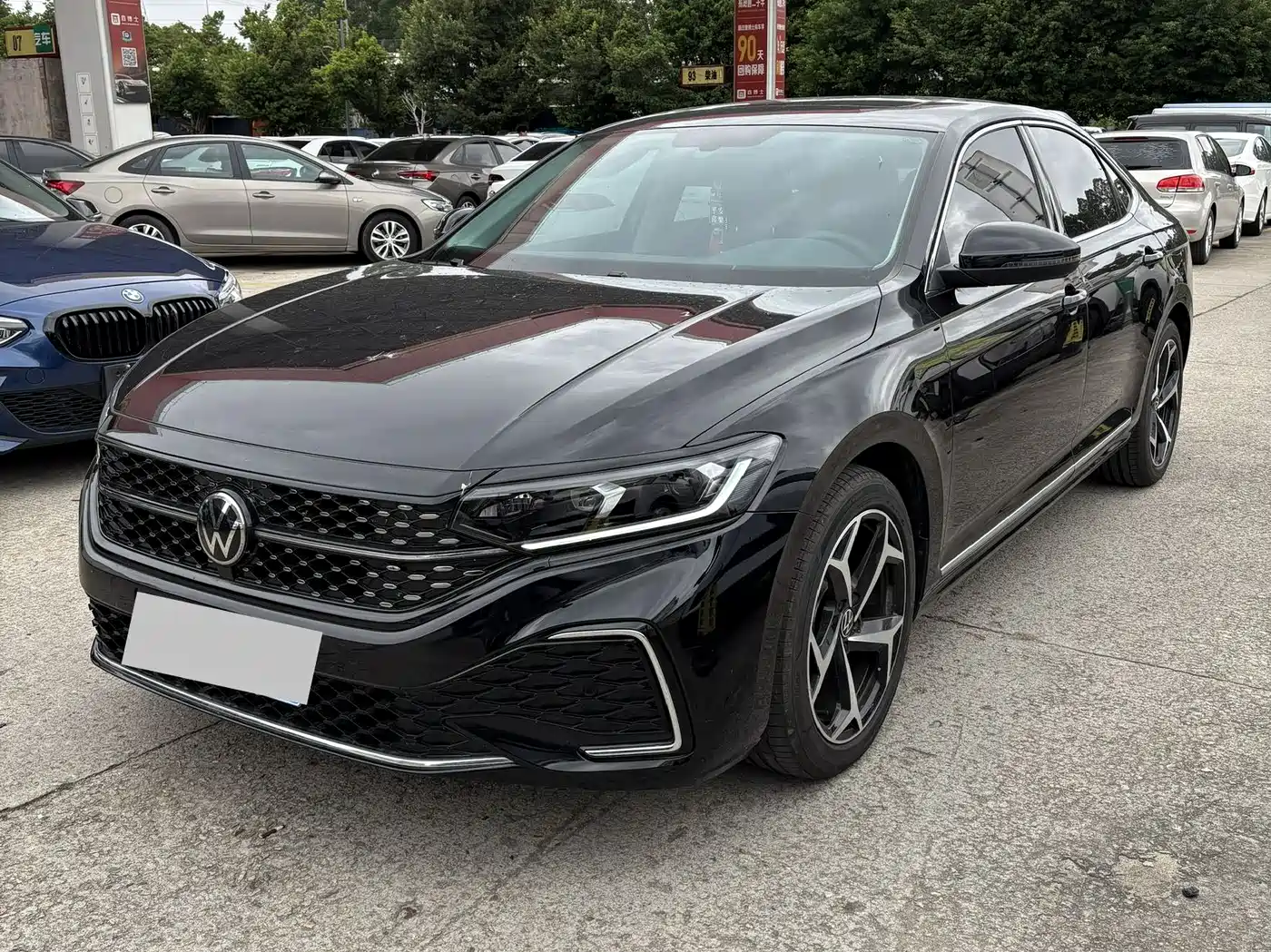 Volkswagen Passat 2025 Outstanding 380TSI Starlight Dragon Soaring Edition фото 3