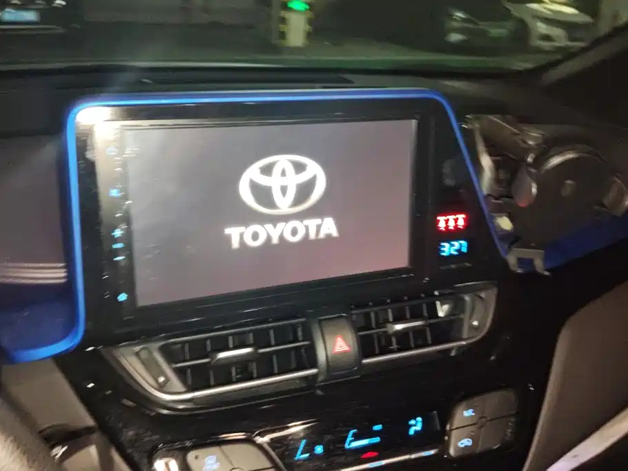 Toyota C-HR 2020 2020 Model 2.0L Leading