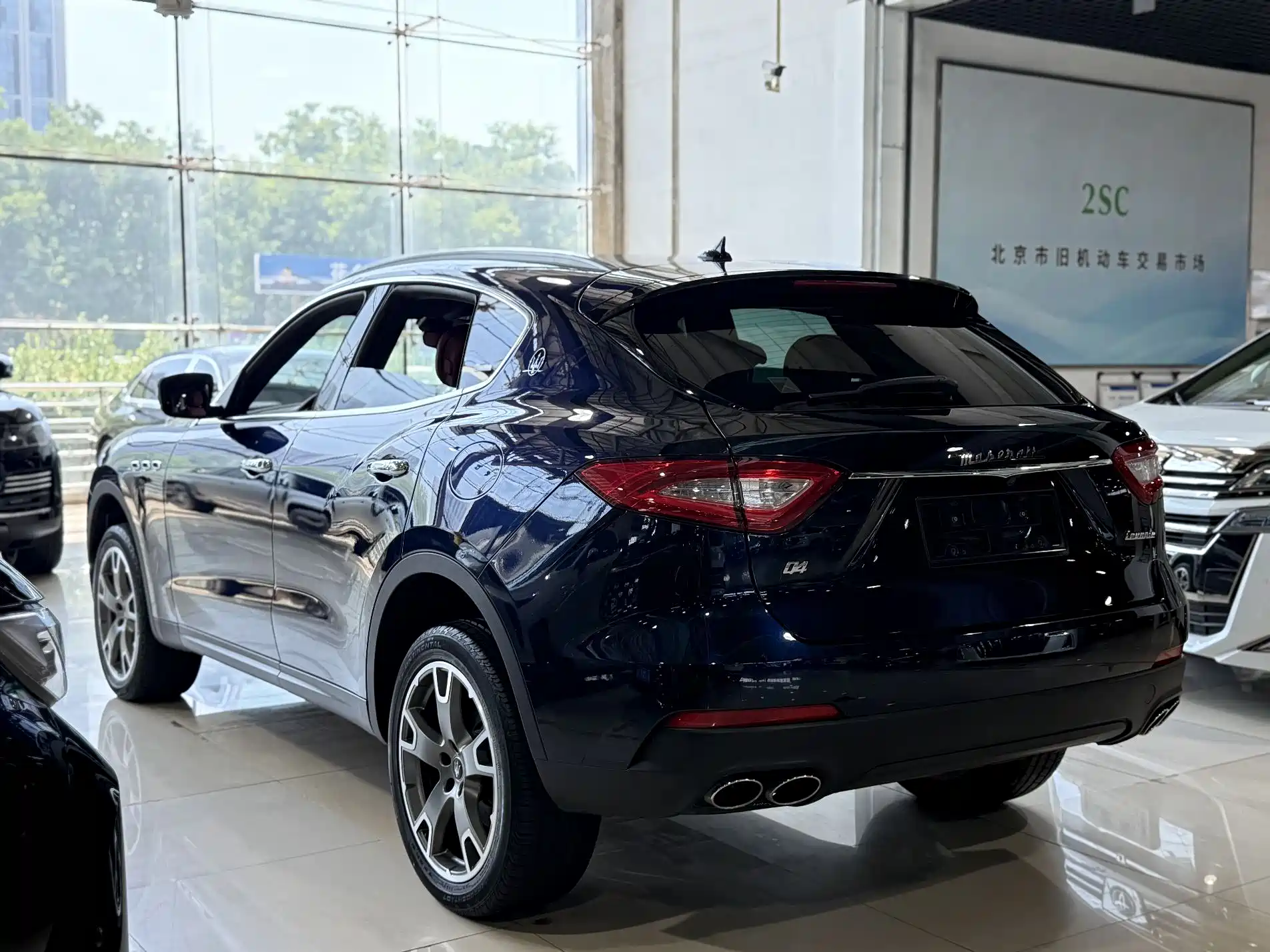 Photo 27 - Maserati Levante