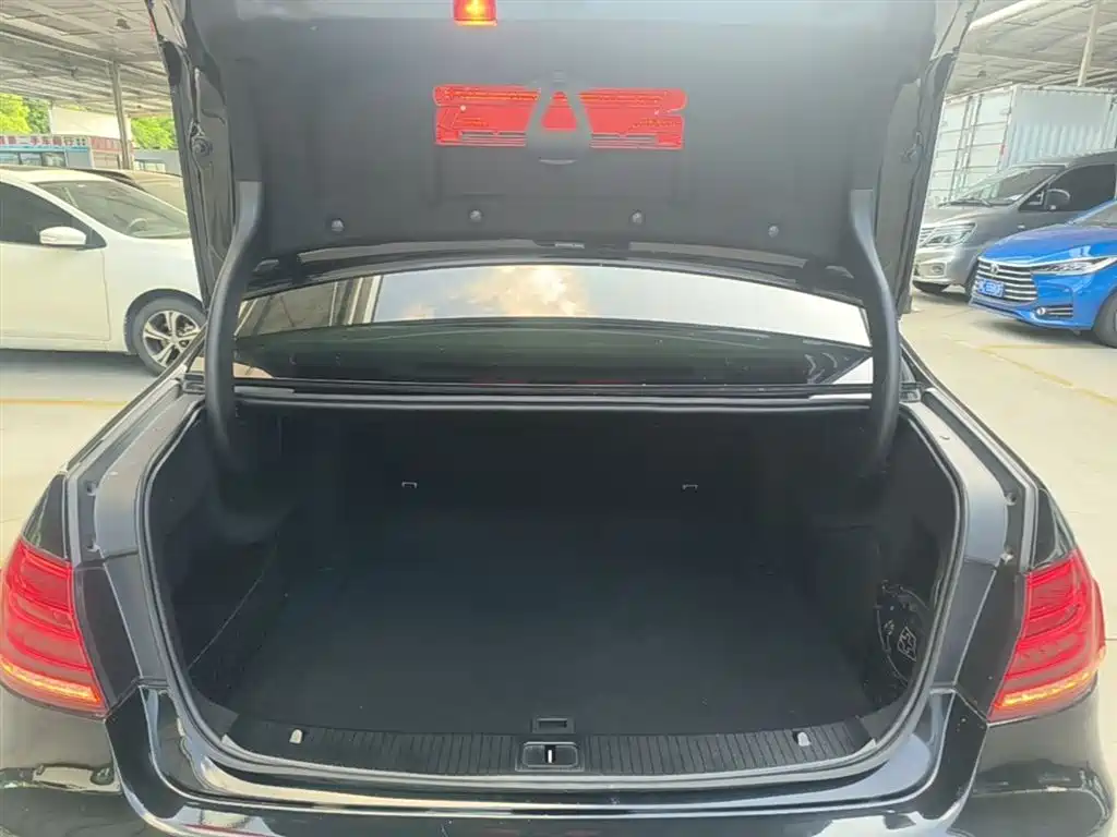 Mercedes-Benz E-Class 2015 Facelift E 260 L Sport фото 19