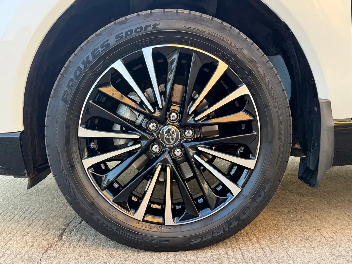 Toyota Venza 2022 2.0L CVT 2WD Premium фото 10