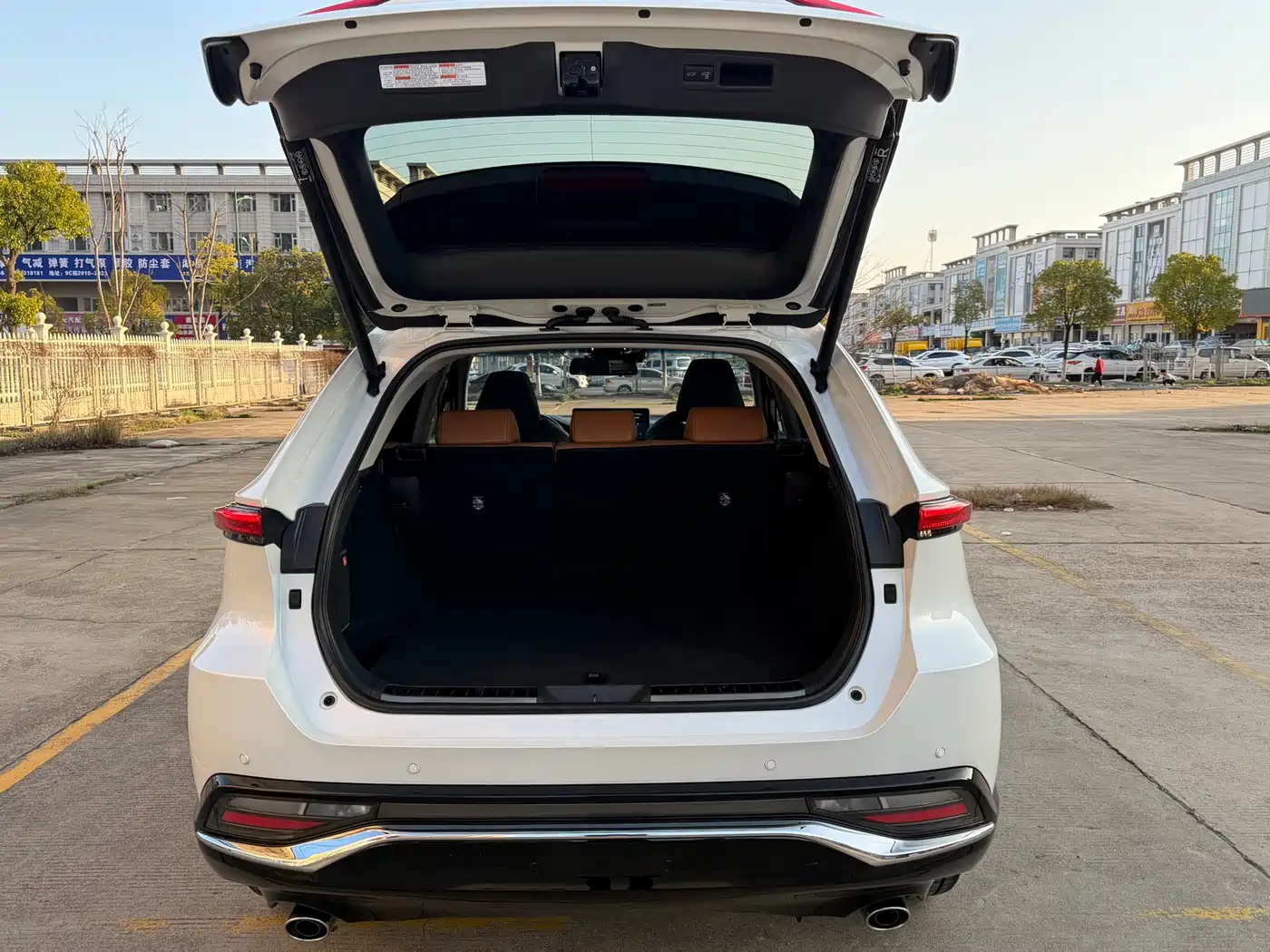 Toyota Venza 2022 2.0L CVT 2WD Premium фото 23
