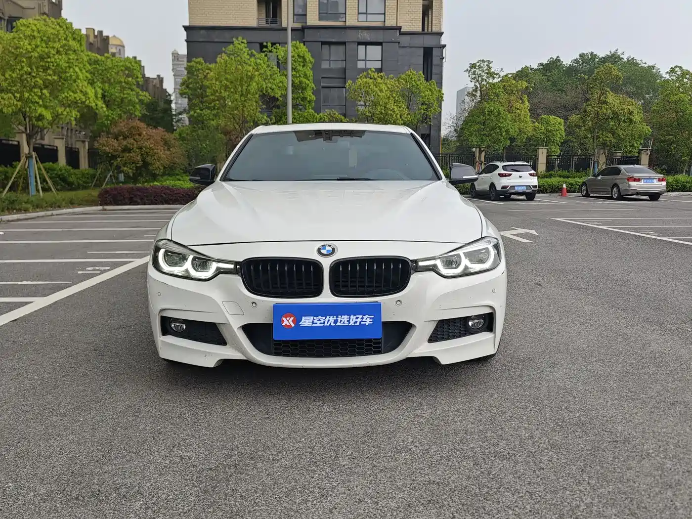 BMW 3 Series 2018 330i M Sport Black Night Edition фото 2