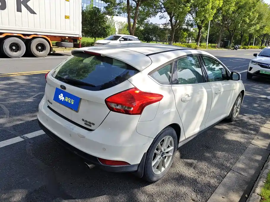 Фото 3 - Ford Focus