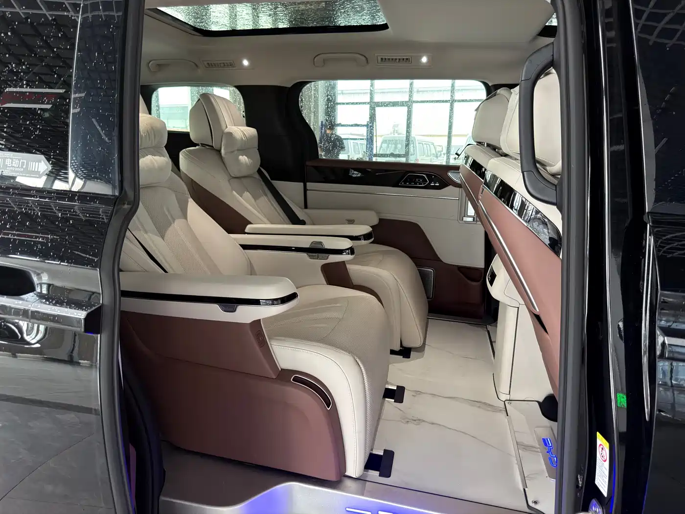 BYD Xia 2025 2025 DM-i 1.5T 180km Surpass Edition