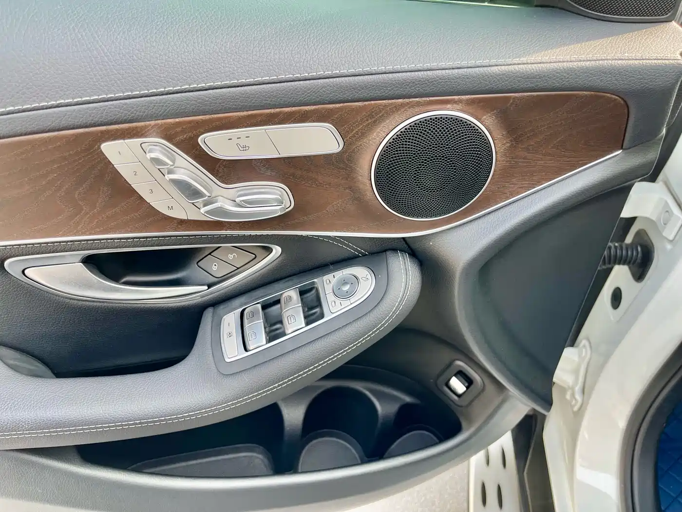 Mercedes-Benz GLC 2018 GLC 300 4MATIC Dynamic фото 5