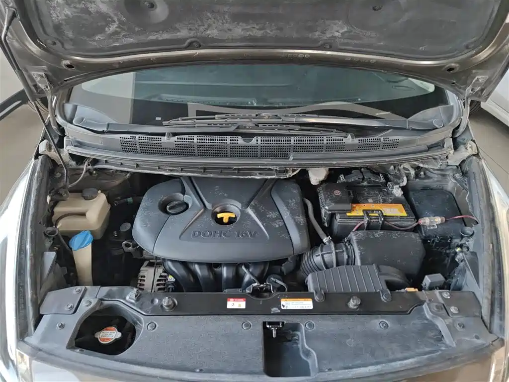 Kia Carens 2013 2.0L 7-Seat Auto Luxury China IV фото 17