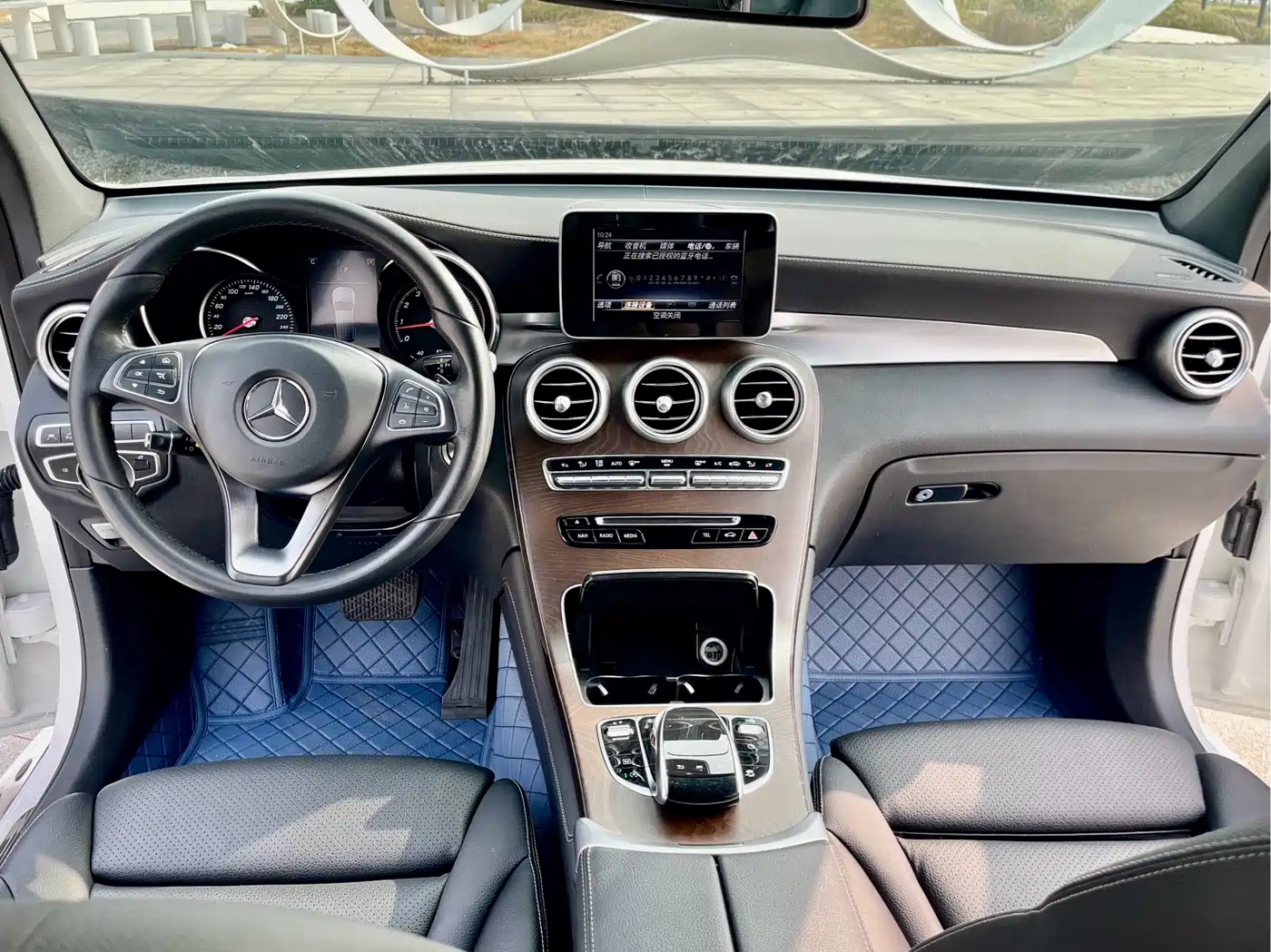 Mercedes-Benz GLC 2018 GLC 300 4MATIC Dynamic фото 10