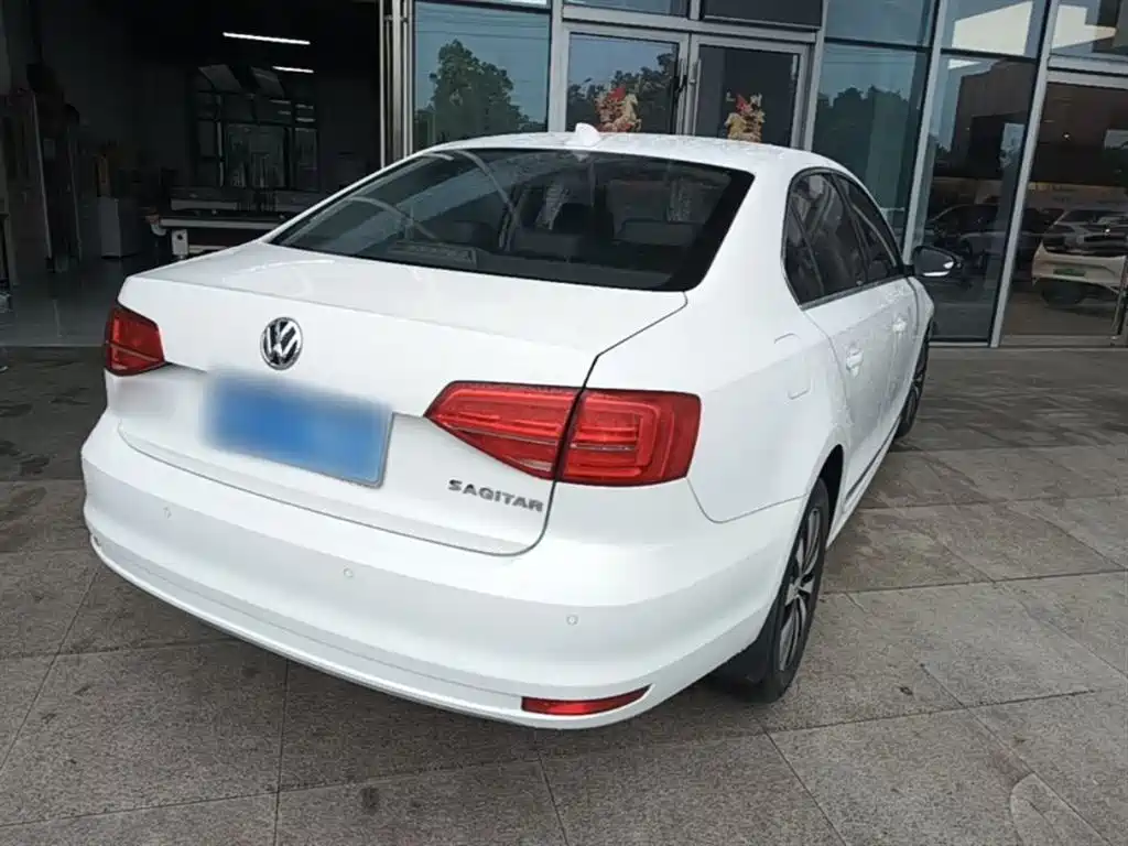 Volkswagen Sagitar 2018 1.6L Automatic Comfort фото 5