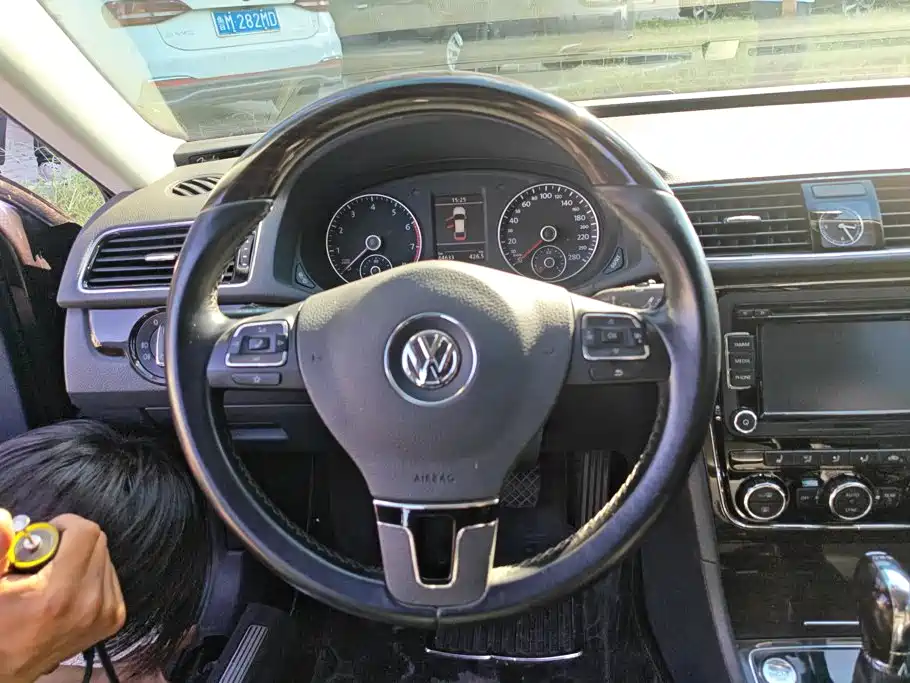 Photo 15 - Volkswagen Passat